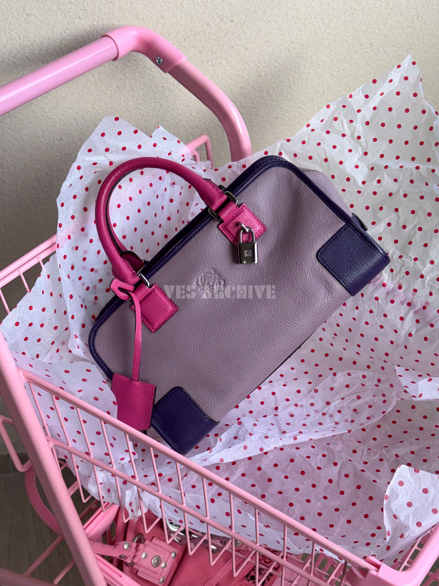 Loewe Amazona 28 in Pink-Lilac Leather