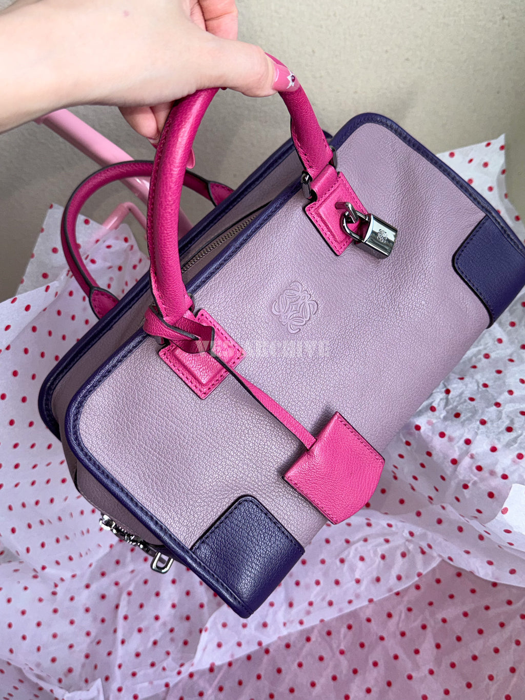 Loewe Amazona 28 in Pink-Lilac Leather