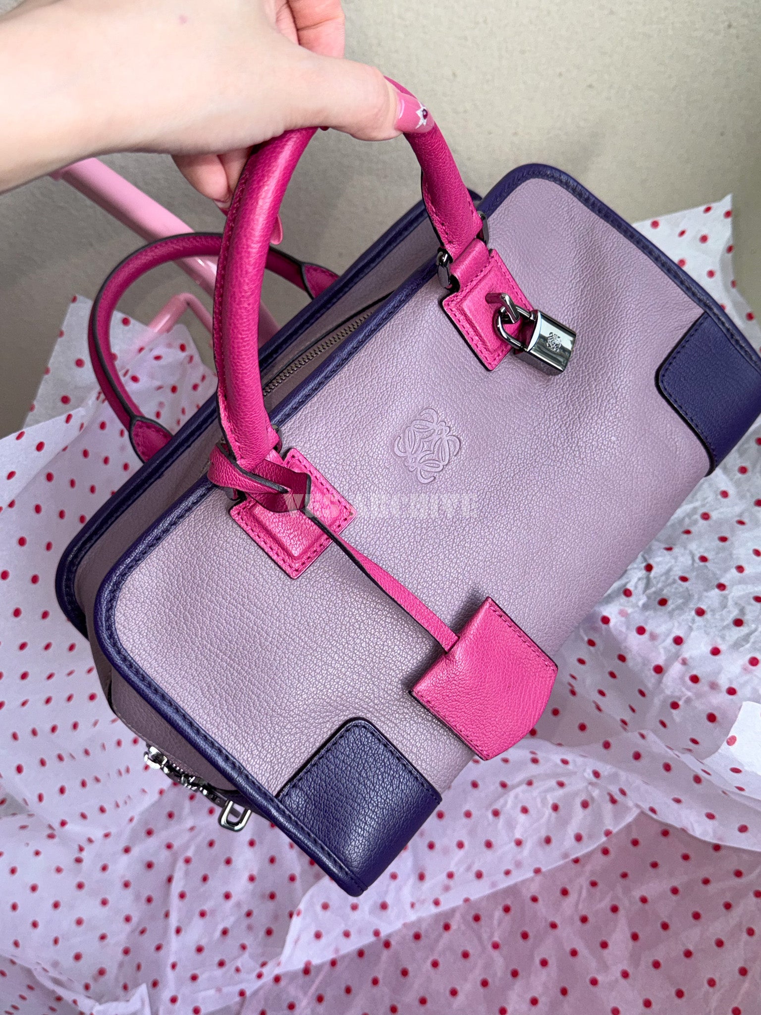 Loewe Amazona 28 in Pink-Lilac Leather